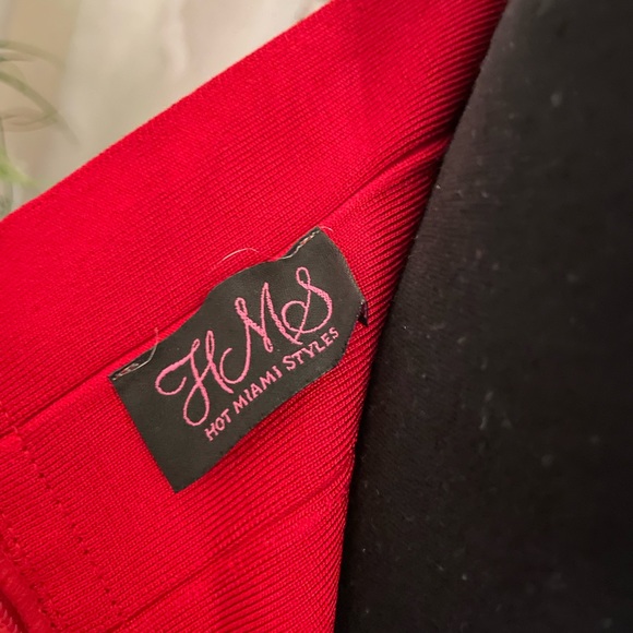 Red CrissCross Back Bandage Dress - Picture 5 of 6